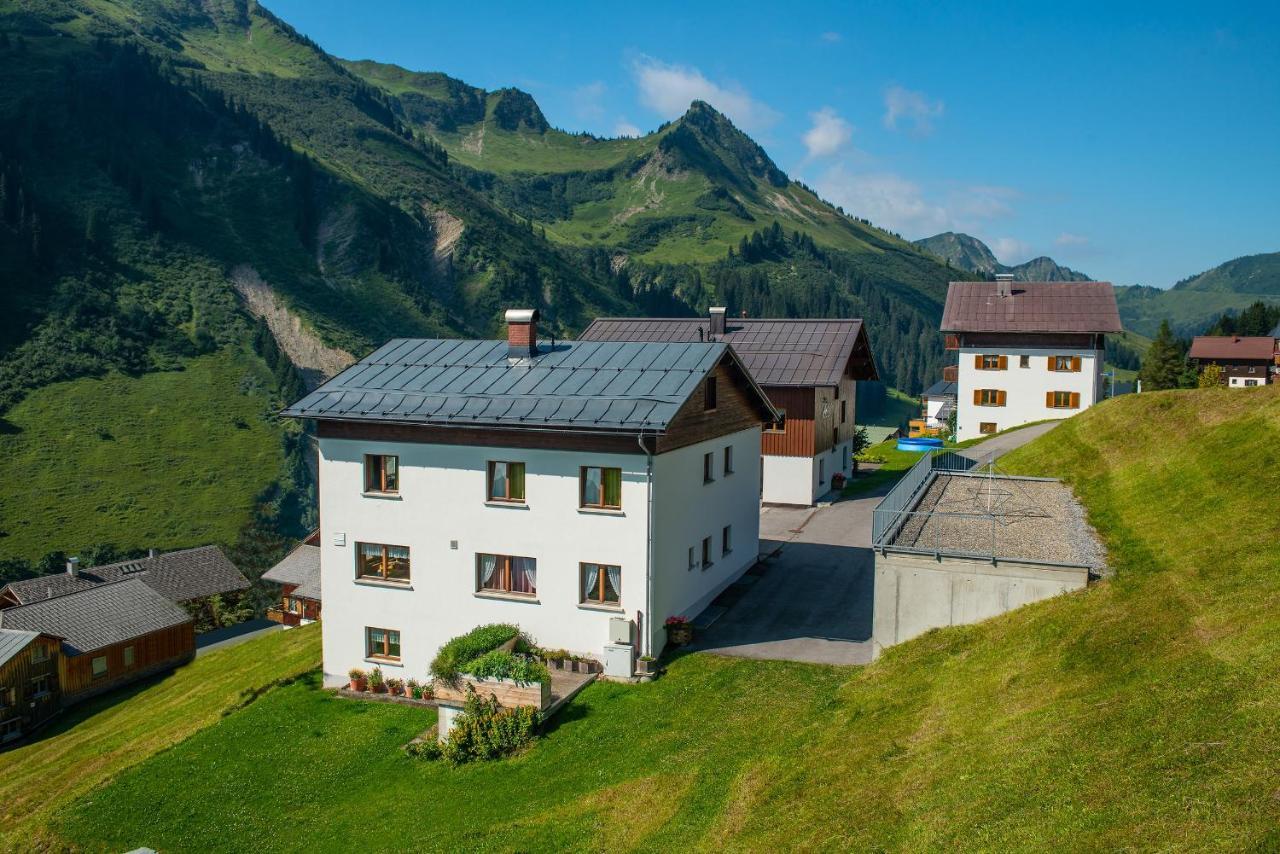 Haus Furka Hotel Damuels Exterior photo