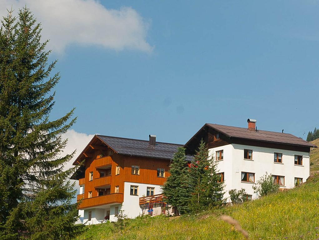 Haus Furka Hotel Damuels Exterior photo