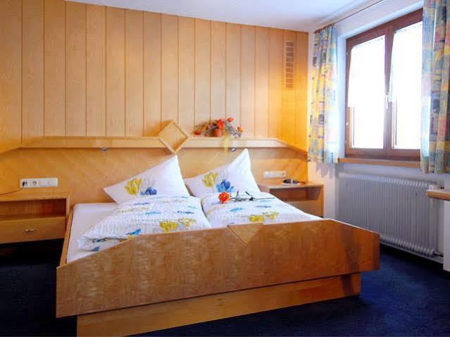 Haus Furka Hotel Damuels Exterior photo